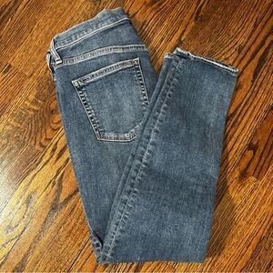 GAP Women's Skinny Jeans - Faded Blue Denim 28  6 short